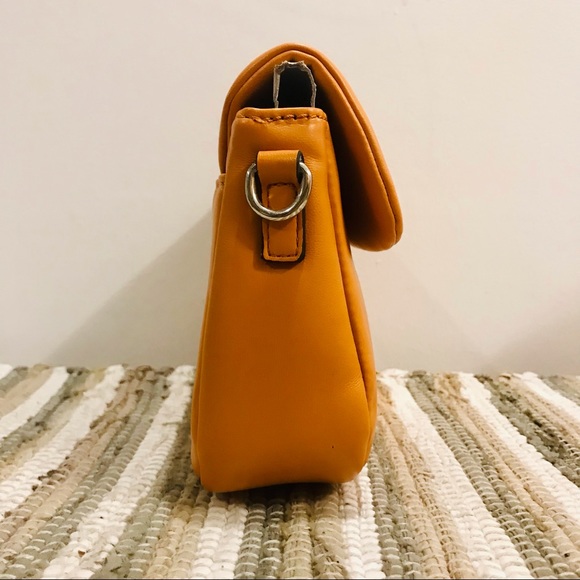 Tahari ‘Mango Tabitha’ clutch/crossbody/shoulder vegan leather. NWT - Picture 10 of 16